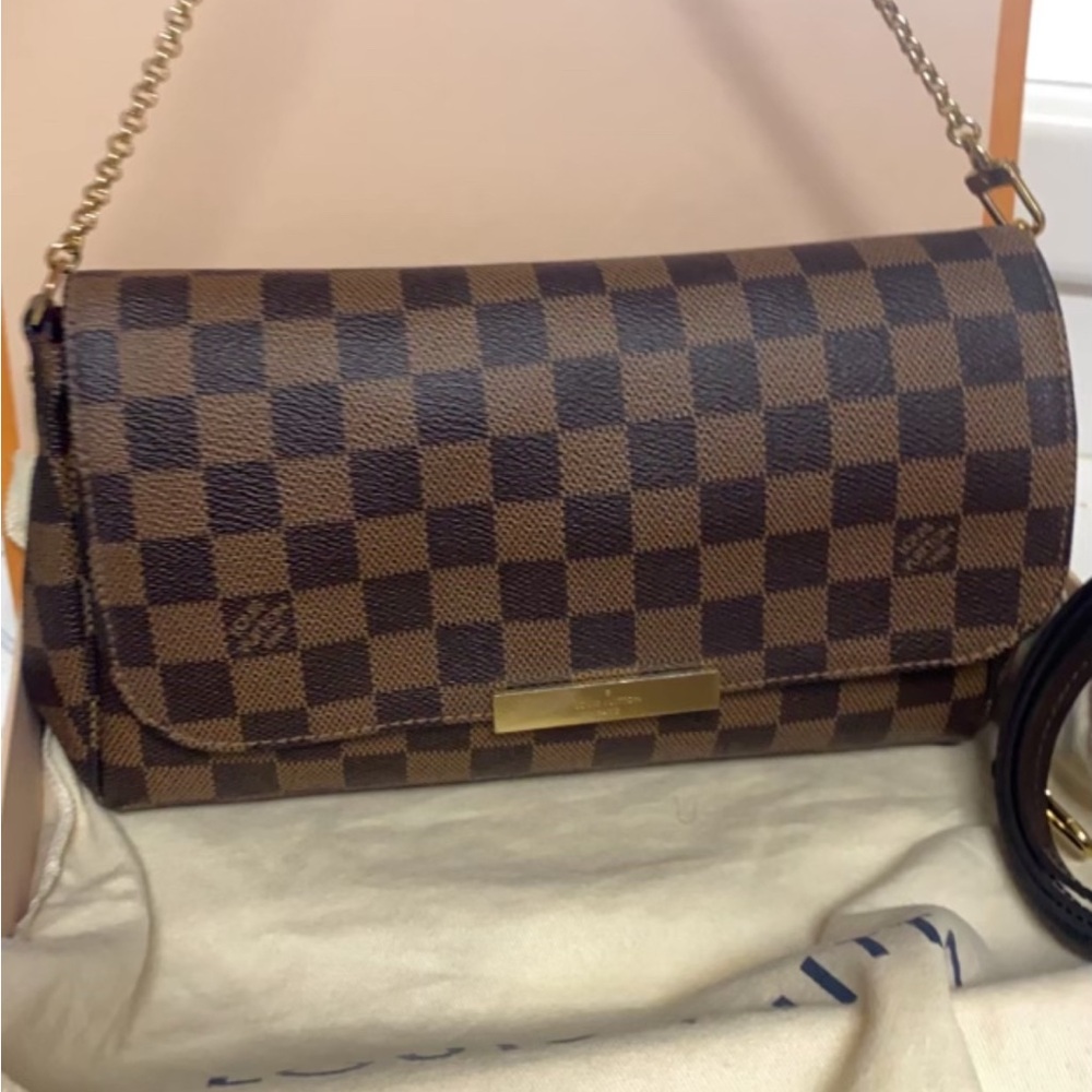 LV BAG  CROSSBODY GREAT CONDITION
